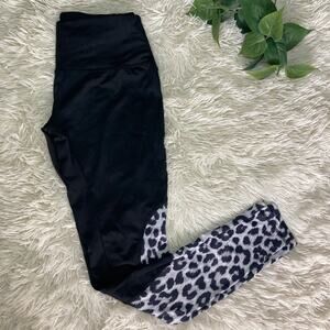 Workout| Juniors black + leopard print workout leggings